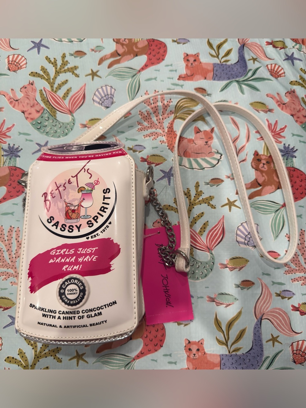 Betsey Johnson 'Sassy Spirits' White Drink Can-Shaped Novelty Crossbody Bag NWT - Picture 2 of 16